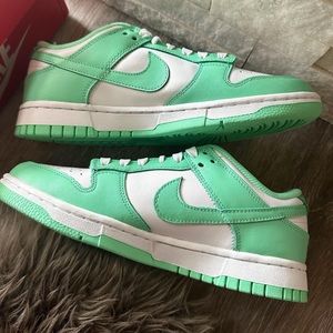 💚NEW Women's Nike Dunk Low Green Glow💚
Size 8 Women